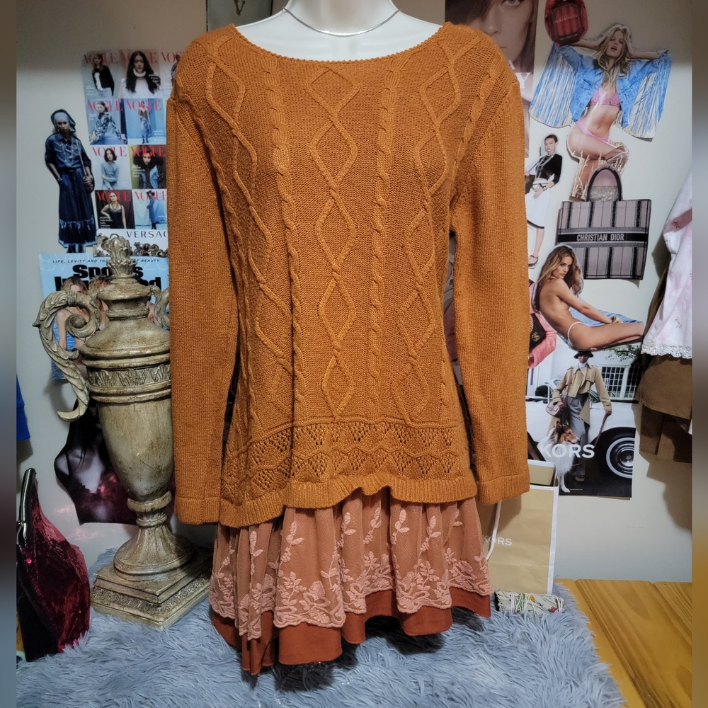 Simply Couture Knit & Lace Sweater - Picture 3 of 8